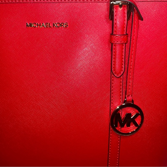 🔥Michael Kors Large Red Saffiano Leather Tote with Gold Hardware - Picture 4 of 13